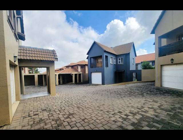 3 BEDROOM HOUSE FOR SALE IN SONNEVELD